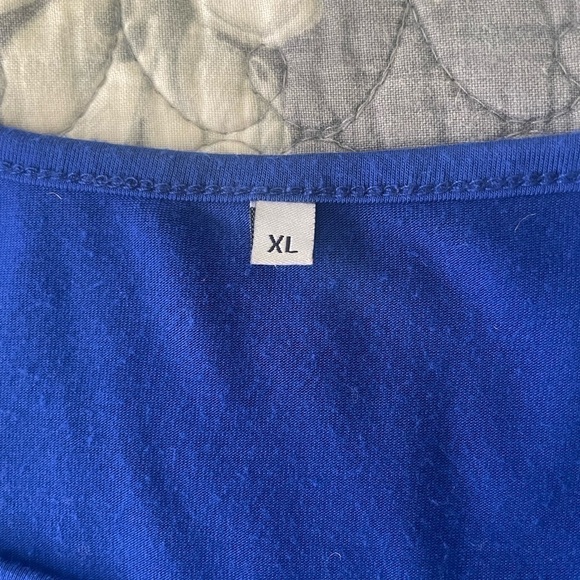 SHEIN Women’s Top V neck with cross | super soft. Size XL. - Picture 4 of 4